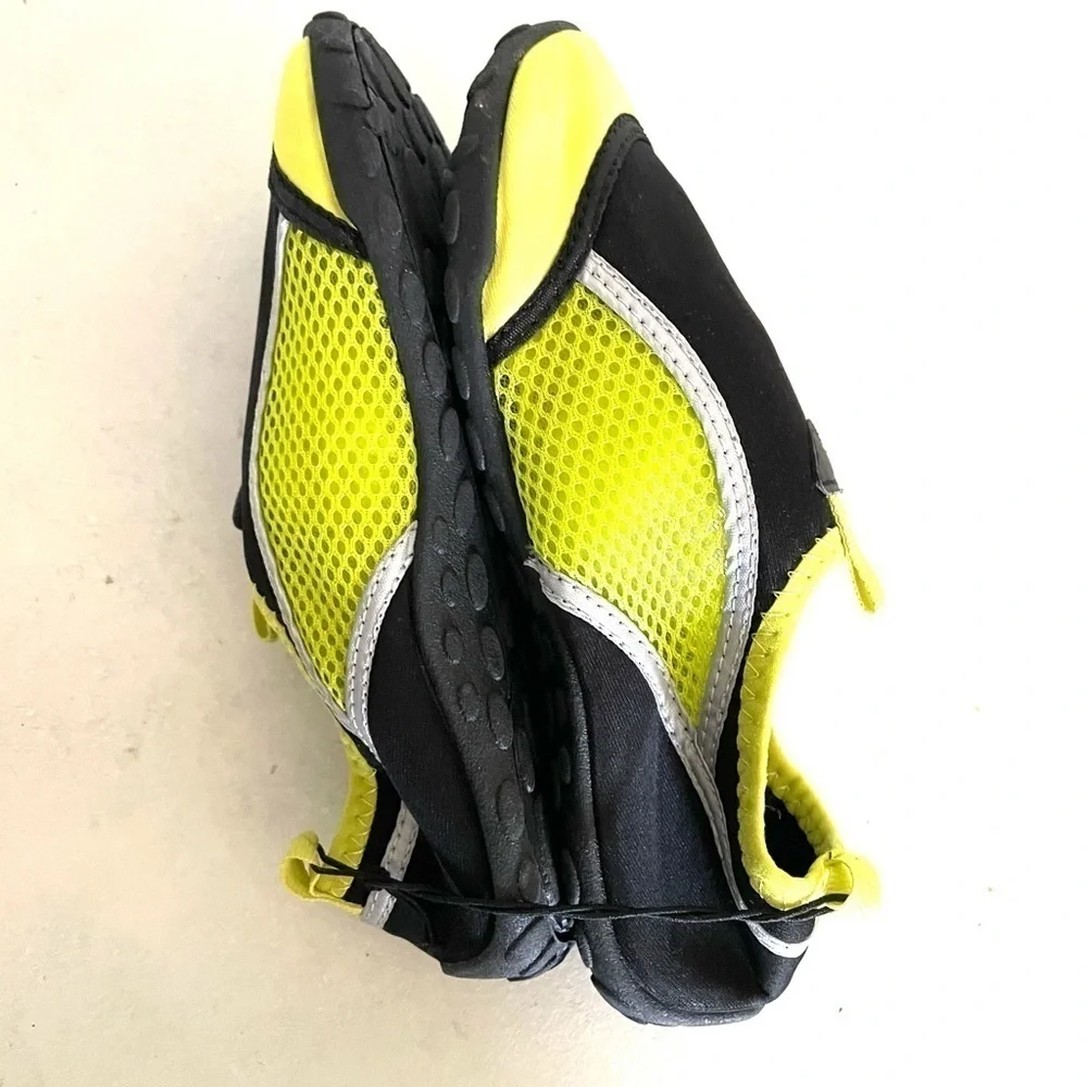 SUN & SKY kids black & yellow mesh water shoes -L